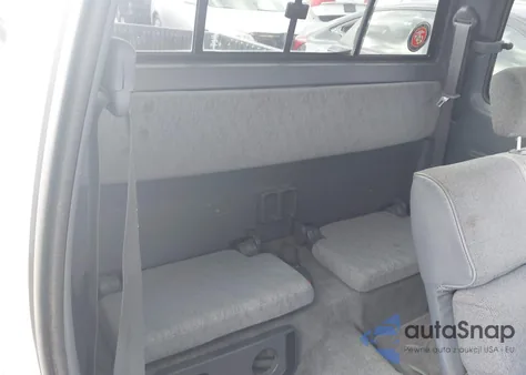 1999 Toyota Tacoma из США, поврежденный, VIN 4TAWM72NXXZ426411